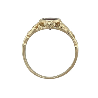 9ct Gold & Garnet Patterned Ring