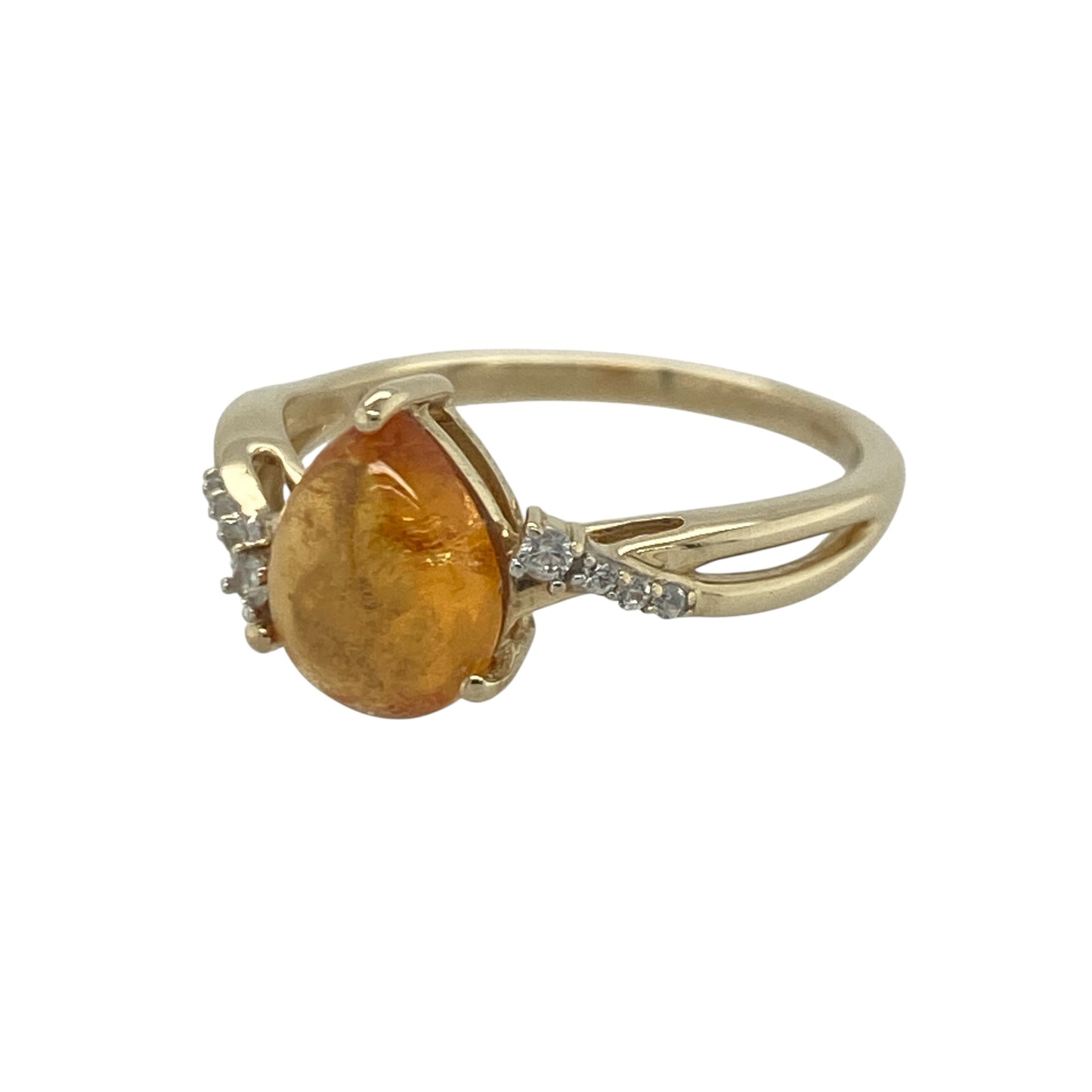 Add warm colour and elegant sparkle to your jewellery collection with this pre-owned 9ct yellow gold amber-coloured stone and cubic zirconia ring, featuring a graceful teardrop design with timeless everyday appeal—perfect for special occasions, gifting, or refined daily wear.

Design: The ring showcases a beautiful teardrop-shaped amber-coloured stone measuring approximately 9mm by 7mm, creating a striking focal point with its warm golden hues.