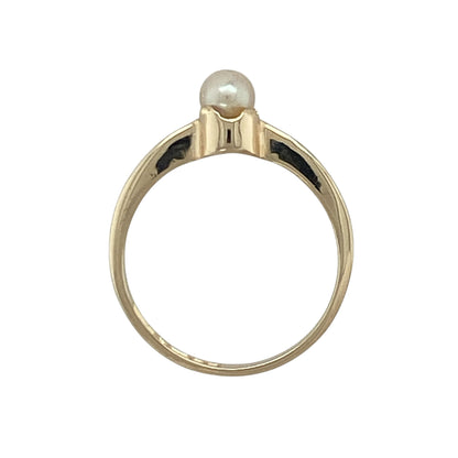 9ct Gold & Pearl Solitaire Ring