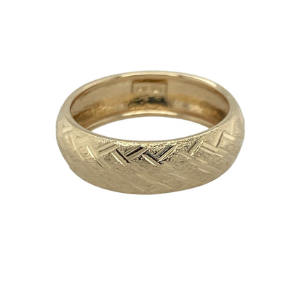Add timeless style and understated elegance to your jewellery collection with this pre-owned 14ct yellow gold patterned band ring, featuring a classic design with versatile everyday appeal—perfect for daily wear, gifting, or as a distinctive wedding band alternative.

Design: The ring features an attractive patterned finish across a rounded band measuring approximately 6mm wide, creating subtle texture and visual interest while maintaining a timeless and wearable appearance.