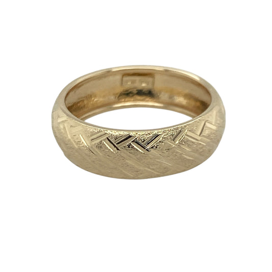 Add timeless style and understated elegance to your jewellery collection with this pre-owned 14ct yellow gold patterned band ring, featuring a classic design with versatile everyday appeal—perfect for daily wear, gifting, or as a distinctive wedding band alternative.

Design: The ring features an attractive patterned finish across a rounded band measuring approximately 6mm wide, creating subtle texture and visual interest while maintaining a timeless and wearable appearance.