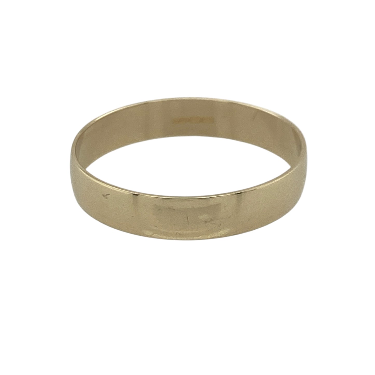 Celebrate timeless commitment with this pre-owned 9ct yellow gold wedding band ring, featuring a classic and elegant design with enduring everyday appeal—perfect as a wedding ring, anniversary band, or a versatile addition to any jewellery collection.

Design: The ring features a traditional polished wedding band profile measuring approximately 4mm wide, offering a clean and understated look that never goes out of style. Its simple design provides timeless elegance and comfortable everyday wear.