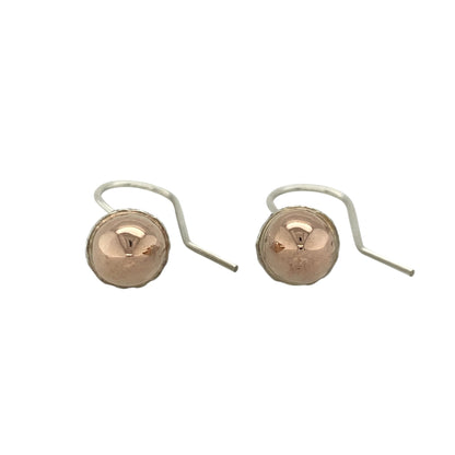 Add a touch of Welsh heritage and nature-inspired elegance to your jewellery collection with these pre-owned sterling silver and 9ct rose gold Clogau Royal Oak Acorn drop earrings, featuring a beautifully crafted design with timeless everyday appeal—perfect for gifting, special occasions, or refined daily wear.

Design: The earrings showcase an elegant acorn-inspired drop design, beautifully detailed to capture the charm and symbolism of this much-loved natural motif.