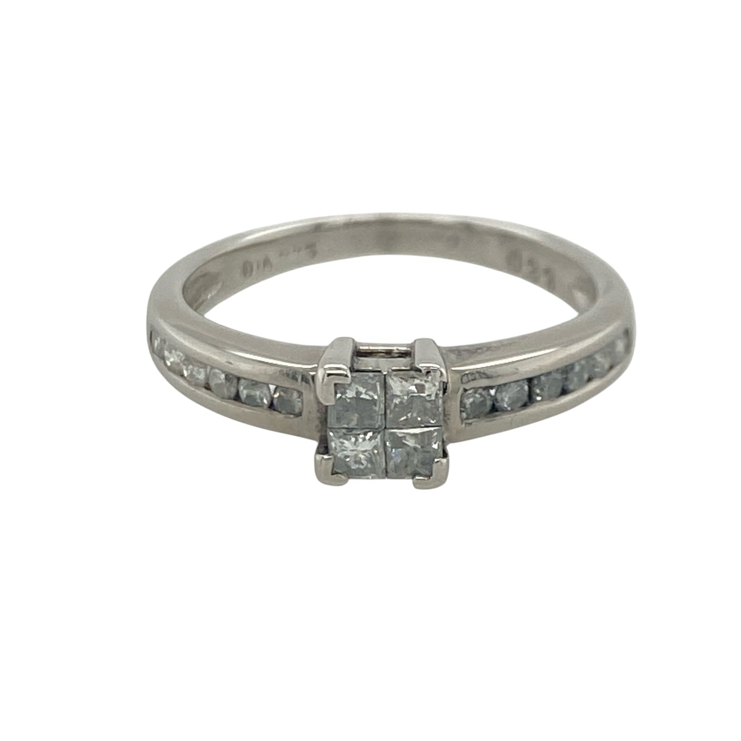 9ct White Gold & Diamond Illusion Set Solitaire Ring