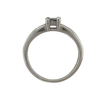 9ct White Gold & Diamond Illusion Set Solitaire Ring