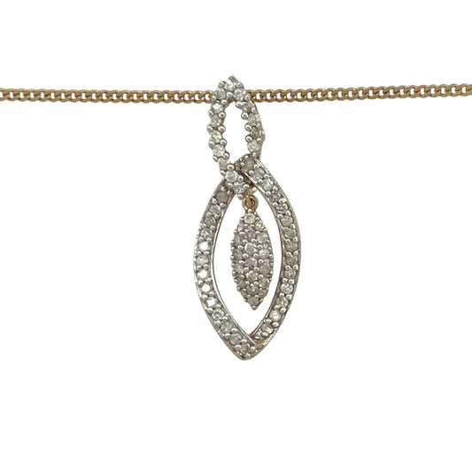 Add timeless sparkle and elegant sophistication to your jewellery collection with this pre-owned 9ct yellow gold diamond double loop cluster pendant necklace, featuring a graceful design with luxurious everyday appeal—perfect for special occasions, gifting, or refined daily wear.

Design: The necklace features a beautifully crafted double loop pendant measuring approximately 3cm in length.