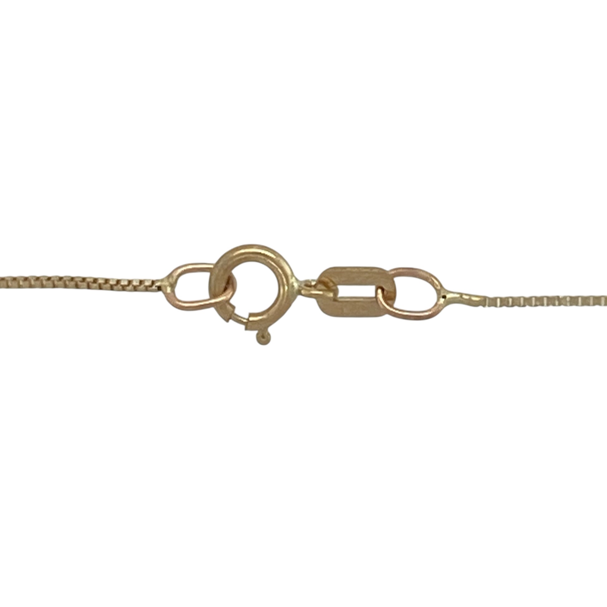 Add timeless elegance and everyday versatility to your jewellery collection with this pre-owned 9ct yellow gold box chain, featuring a sleek and classic design that is perfect for wearing alone, layering, or pairing with a favourite pendant.

Design: The chain features a refined box link pattern measuring approximately 1mm wide, creating a smooth and contemporary appearance. The neatly interconnected square links catch the light beautifully, offering subtle shine and understated sophistication.