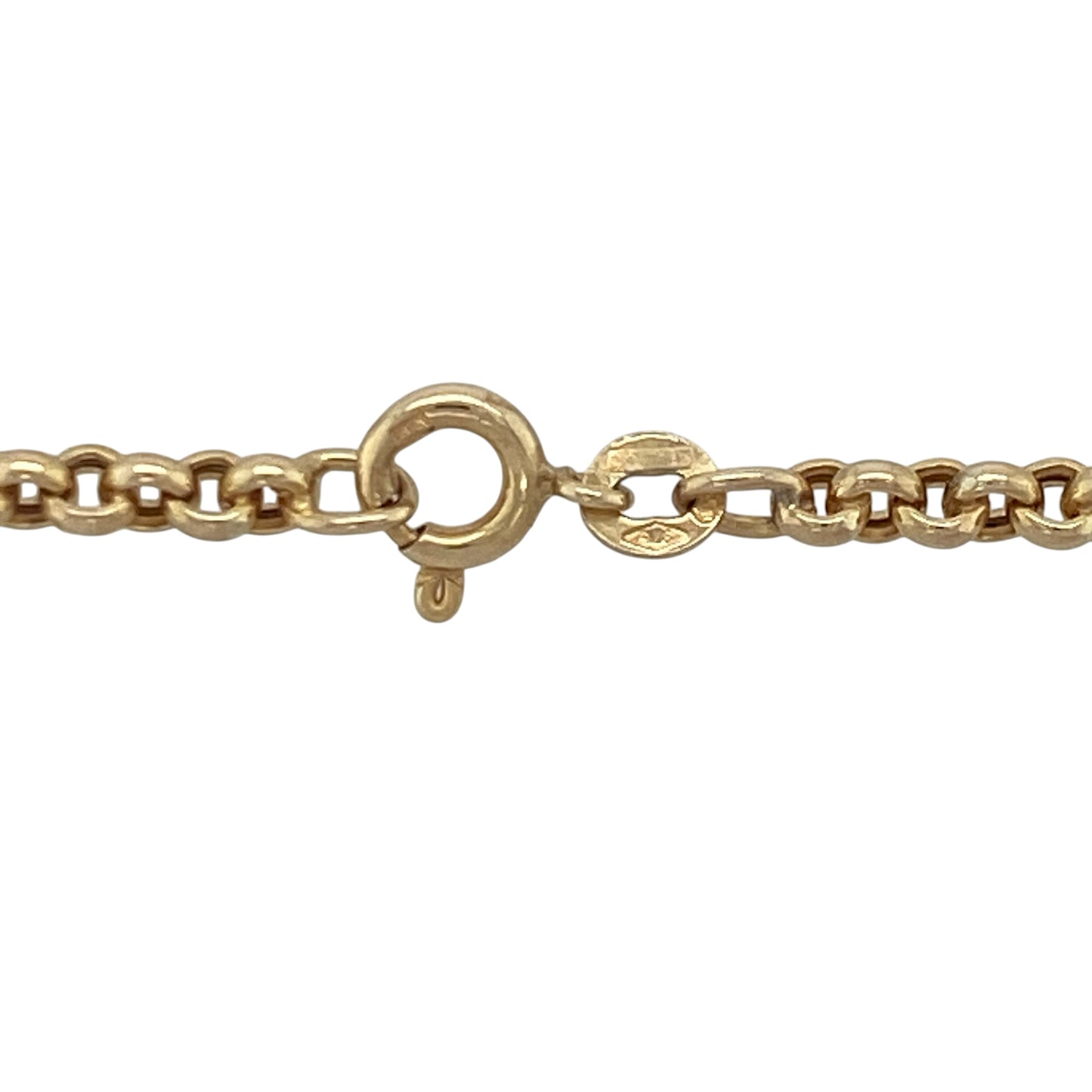 Add timeless style and everyday versatility to your jewellery collection with this pre-owned 9ct yellow gold belcher chain necklace, featuring a classic design with enduring appeal—perfect for wearing alone, layering, or pairing with a favourite pendant.

Design: The chain features traditional belcher links measuring approximately 3mm wide, creating a balanced and attractive appearance. The uniform rounded links offer a timeless look that complements both contemporary and classic jewellery styles.