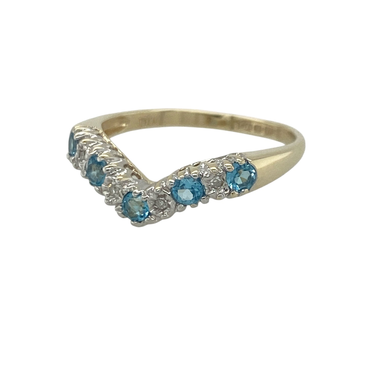 Add a touch of colour and sparkle to your jewellery collection with this pre-owned 9ct yellow gold diamond and blue topaz wishbone ring, featuring an elegant design with timeless everyday appeal—perfect for stacking, special occasions, or refined daily wear.

Design: The ring showcases a graceful wishbone silhouette set with vibrant blue topaz gemstones, each measuring approximately 3mm in diameter.