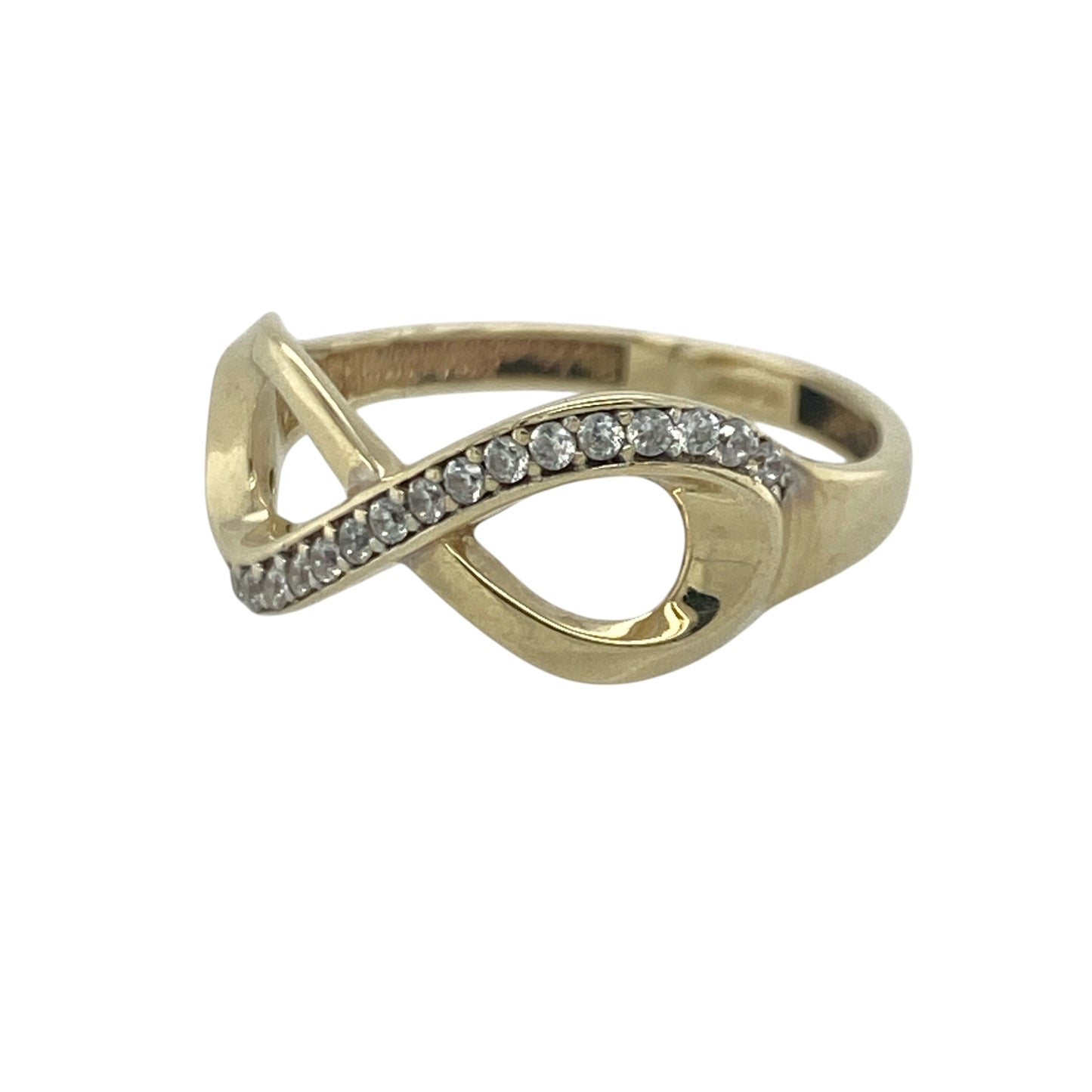 Add meaningful sparkle and contemporary elegance to your jewellery collection with this pre-owned 9ct yellow gold diamond infinity symbol ring, featuring a beautifully symbolic design with timeless everyday appeal—perfect for gifting, special occasions, or refined daily wear.

Design: The ring showcases an elegant infinity symbol design measuring approximately 8mm high at the front, creating a graceful and eye-catching focal point.