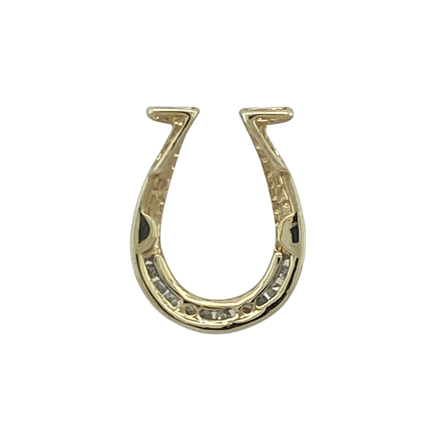 Add a touch of luck and timeless sparkle to your jewellery collection with this pre-owned 9ct yellow gold diamond horseshoe pendant, featuring a classic symbolic design with elegant everyday appeal—perfect for gifting, special occasions, or meaningful daily wear.

Design: The pendant showcases a beautifully crafted horseshoe motif measuring approximately 16mm by 12mm, creating a timeless and recognisable symbol of good fortune.