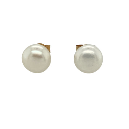 Add timeless elegance and classic sophistication to your jewellery collection with these pre-owned 9ct yellow gold pearl stud earrings, featuring a graceful design with versatile everyday appeal—perfect for special occasions, gifting, or refined daily wear.

Design: The earrings showcase beautiful cultured pearls, each measuring approximately 7mm in diameter. Their smooth lustre and classic round shape create an elegant and understated look that complements both casual and formal attire.