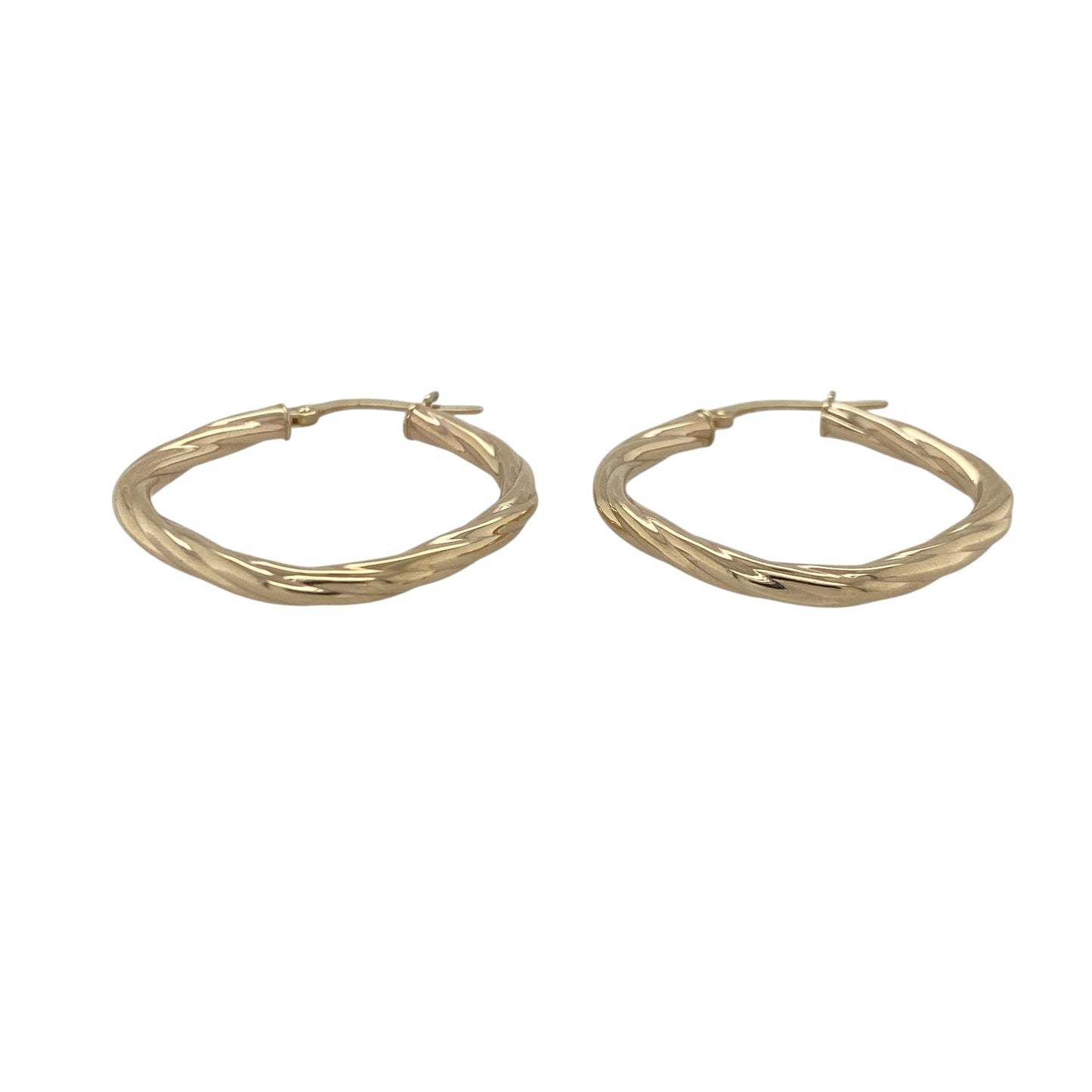 Add a contemporary twist to a classic jewellery staple with these pre-owned 9ct yellow gold square twisted creole earrings, featuring a distinctive geometric design with timeless everyday appeal—perfect for gifting, daily wear, or complementing any jewellery collection.

Design: The earrings feature an elegant square-shaped creole profile enhanced with attractive twisted detailing, creating a stylish combination of clean lines and textured sparkle.