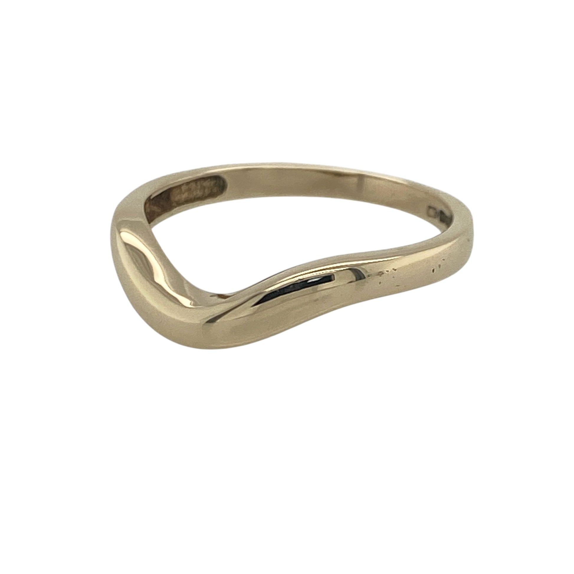 Add a touch of timeless elegance to your jewellery collection with this pre-owned 9ct yellow gold curved wishbone ring, featuring a classic design with versatile everyday appeal—perfect for stacking, pairing with engagement rings, or wearing as a stylish standalone piece.

Design: The ring showcases a graceful curved wishbone design with a band measuring approximately 3mm wide. The elegant contours create a refined and feminine silhouette, making it a timeless addition to any jewellery collection.