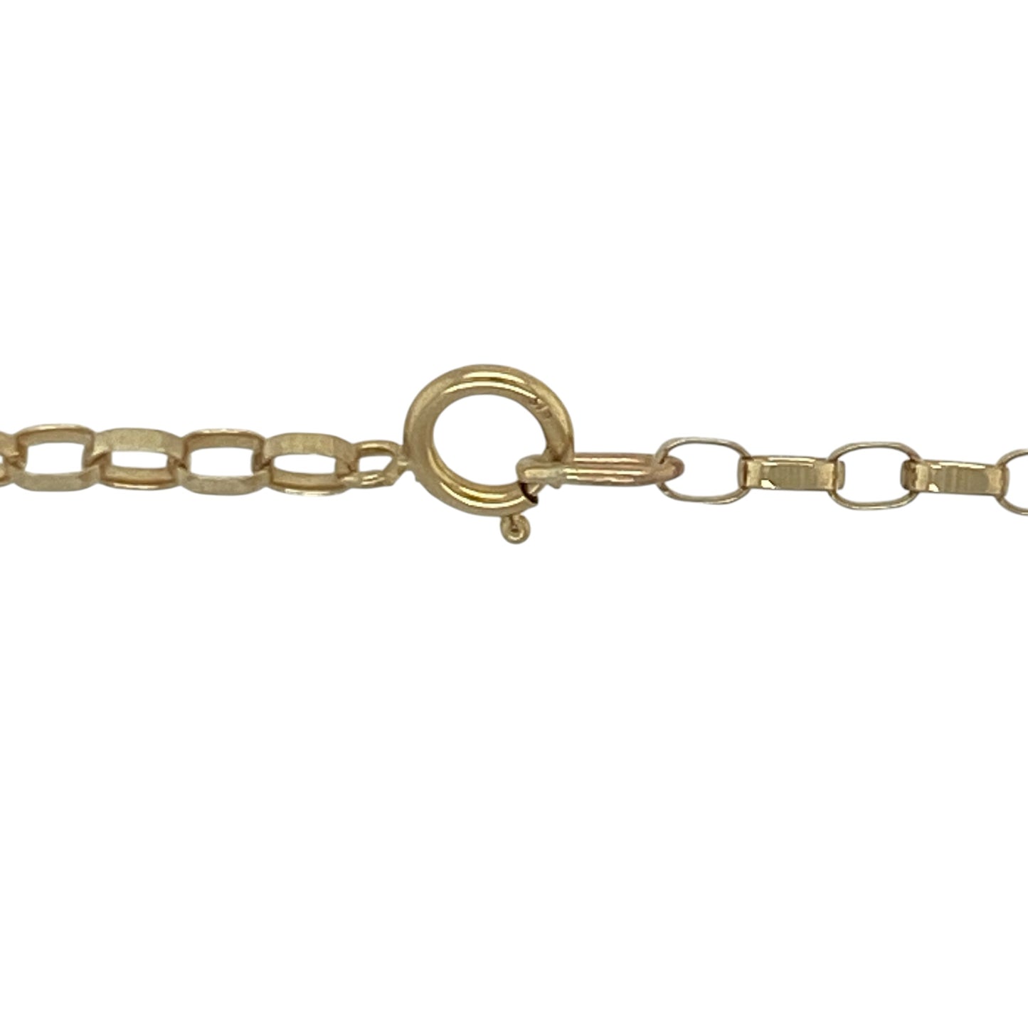 Complete your jewellery collection with this pre-owned 9ct yellow gold belcher chain, featuring a classic and versatile design that is perfect for everyday wear or pairing with your favourite pendant.

Design: This necklace features the timeless belcher chain design, renowned for its series of uniform round links that create a clean, elegant, and durable appearance. Its classic styling makes it suitable for wearing alone or showcasing a cherished pendant.