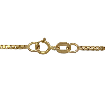 Complete your jewellery collection with this pre-owned 9ct yellow gold box chain, featuring a sleek and contemporary design that offers both versatility and timeless appeal—perfect for everyday wear or showcasing a favourite pendant.

Design: This necklace features the classic box chain design, created from a series of precisely linked square-shaped links that form a smooth, elegant chain with a refined appearance.