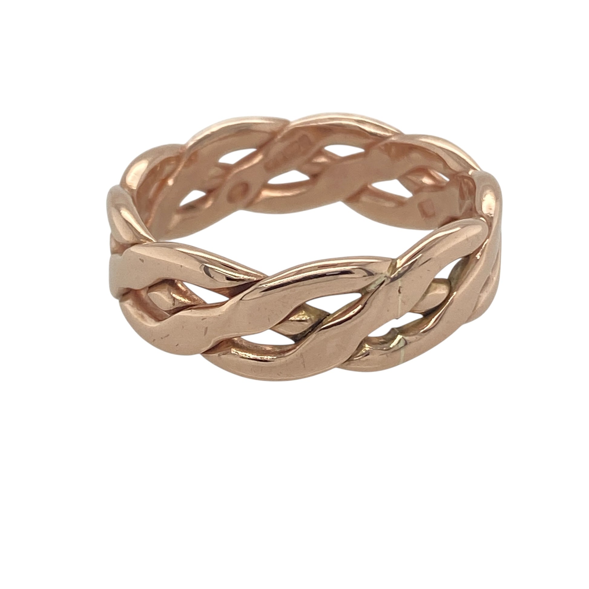 Celebrate timeless Welsh heritage and contemporary style with this pre-owned 9ct Welsh rose gold Celtic weave band ring. Featuring an intricate woven design and substantial profile, this elegant band is perfect as a wedding ring, commitment ring, or a distinctive addition to any fine jewellery collection.

Design: The ring showcases a detailed Celtic weave pattern that symbolises unity, eternity, and enduring connections.