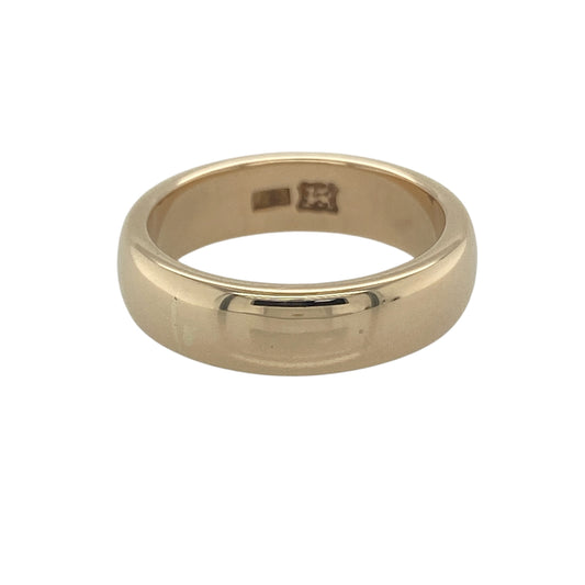 Celebrate timeless style and enduring quality with this pre-owned 9ct Welsh yellow gold wedding band ring. Featuring a classic 5mm profile and substantial weight, this elegant ring is an ideal choice as a wedding band, commitment ring, or a lasting addition to any fine jewellery collection.

Design: The ring features a traditional plain band design with a clean and polished finish, offering a timeless look that remains a popular choice for both men and women.