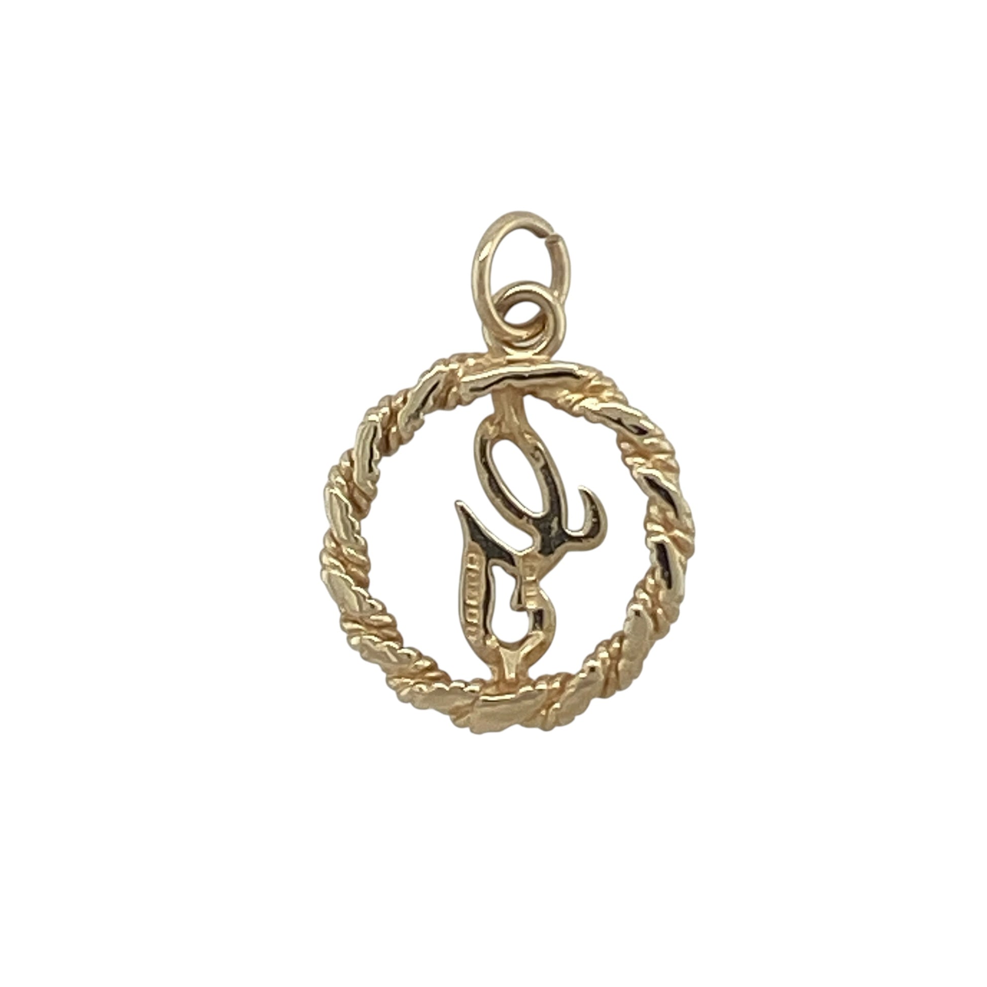 Celebrate personal style with this pre-owned 9ct yellow gold initial 'G' pendant, featuring an elegant rope-style surround. Combining timeless symbolism with classic gold jewellery design, this pendant is a meaningful piece that can be worn every day or gifted to someone special.

Design: The pendant showcases the letter 'G' framed within an attractive rope-effect surround, adding texture and visual interest to the design. The personalised initial style makes it a timeless and meaningful jewellery choice.