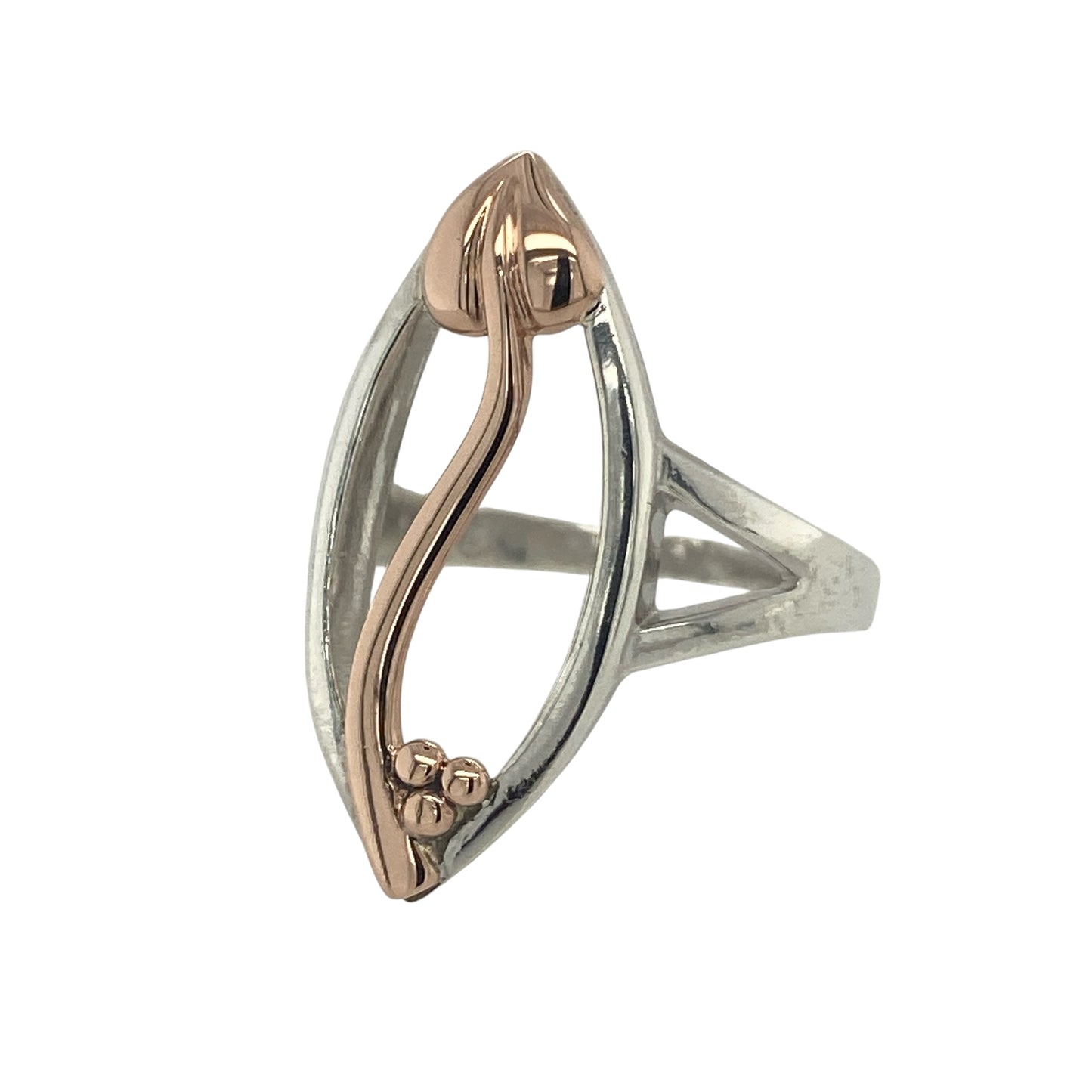 Celebrate Welsh heritage and meaningful symbolism with this pre-owned 925 silver and 9ct rose gold Clogau Tree of Life marquise shaped ring. Featuring the iconic Tree of Life motif within an elegant marquise design, this striking ring offers a distinctive look while carrying a powerful message of growth, strength, and family connections.

Design: The ring showcases a beautiful marquise-shaped centrepiece measuring approximately 24mm in height, creating an eye-catching and elegant focal point.