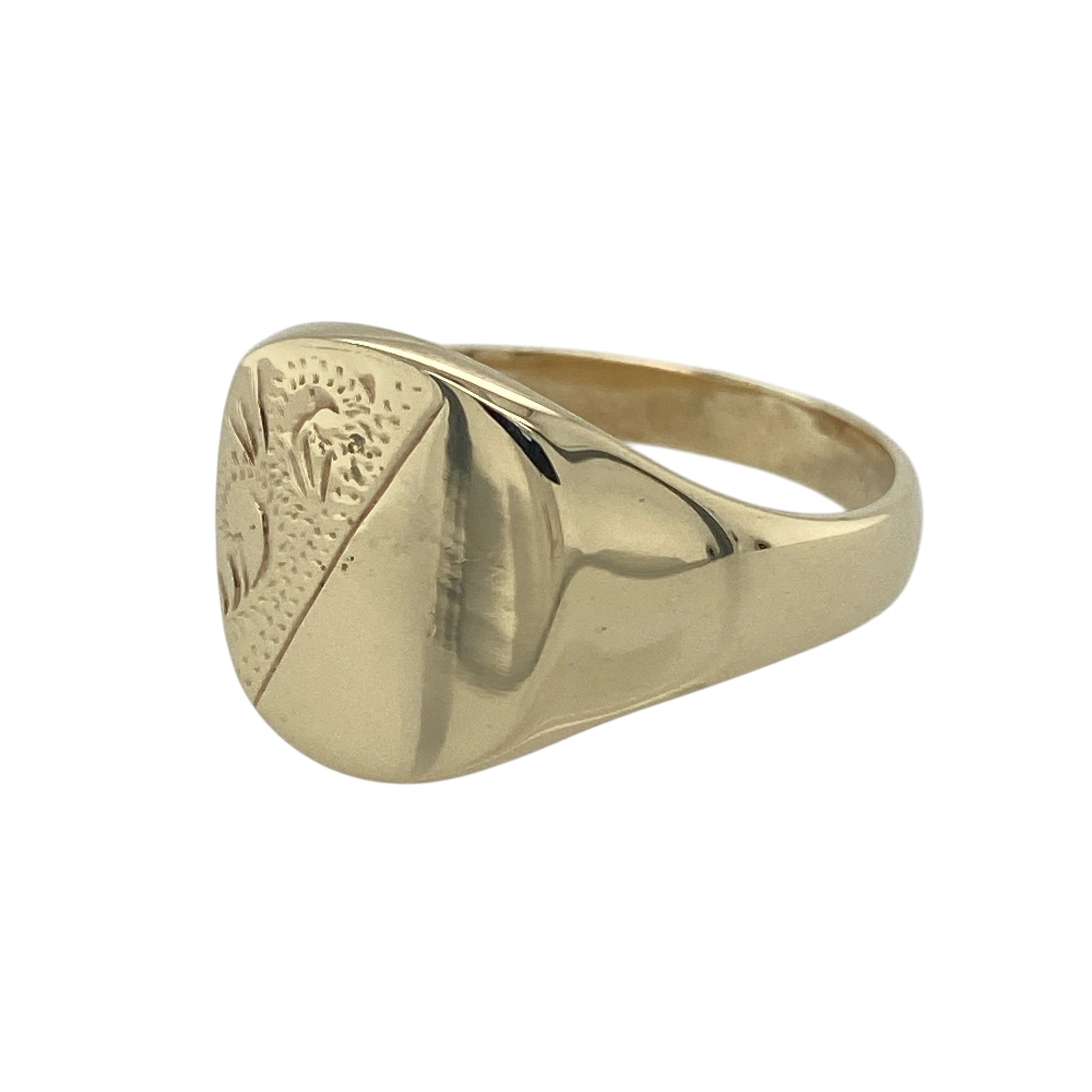 Make a bold statement with this pre-owned 9ct yellow gold patterned signet ring. Featuring a distinctive rounded rectangular face with decorative detailing, this classic gold signet ring offers timeless style and a strong presence on the hand.

Design: The ring showcases a traditional signet ring design with a rounded rectangular face measuring approximately 13mm in height.