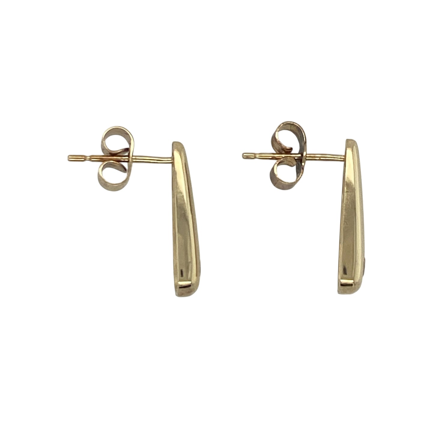 Add elegant sparkle to your jewellery collection with these pre-owned 9ct yellow gold cubic zirconia teardrop stud earrings. Featuring a graceful teardrop design accented with sparkling cubic zirconia stones, these classic earrings offer timeless style suitable for both everyday wear and special occasions.

Design: The earrings showcase an elegant teardrop-inspired design, beautifully enhanced by sparkling round cubic zirconia stones measuring approximately 3mm in diameter each.