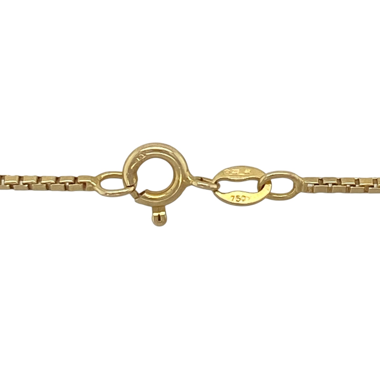 Add a touch of luxury and timeless elegance to your jewellery collection with this pre-owned 18ct yellow gold box chain necklace. Featuring a classic box-link design and crafted from rich 18-carat gold, this versatile chain is perfect for wearing alone or paired with a favourite pendant.

Design: The necklace showcases a refined box chain construction, created from interconnected square links that provide a sleek, smooth appearance and excellent durability.