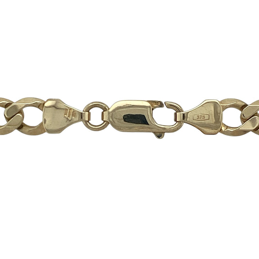 Make a bold statement with this pre-owned 9ct yellow gold Figaro chain necklace. Featuring a substantial 24-inch length, impressive gold weight, and the distinctive Figaro link pattern, this striking chain combines classic Italian-inspired styling with exceptional presence.

Design: The necklace showcases the iconic Figaro link design, characterised by a repeating pattern of elongated links interspersed with shorter round links.