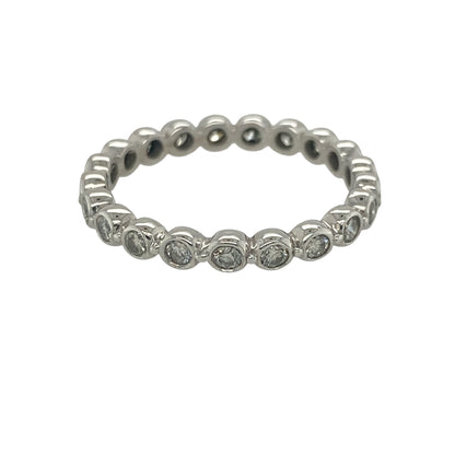 Add contemporary elegance and subtle sparkle to your jewellery collection with this pre-owned 9ct white gold diamond bubble band ring. Featuring a distinctive bubble-style design accented with diamonds, this stylish ring offers a modern take on a classic diamond band.

Design: The ring showcases an attractive bubble band design, with softly rounded settings creating a flowing and contemporary appearance.