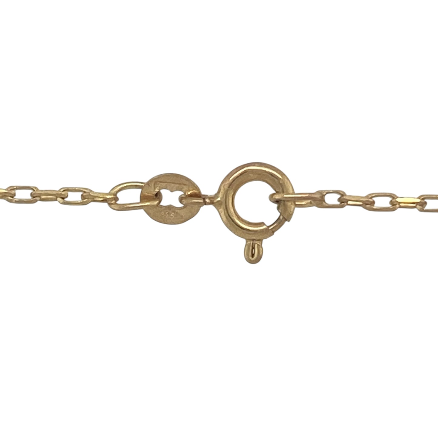 Elegant and versatile, this pre-owned 9ct yellow gold faceted belcher chain combines a classic link style with subtle light-catching detail. Its longer length and refined profile make it ideal for everyday wear, layering, or pairing with a favourite pendant.

Design: The chain features the traditional belcher link pattern, enhanced with faceted surfaces that create additional sparkle as they catch and reflect the light.