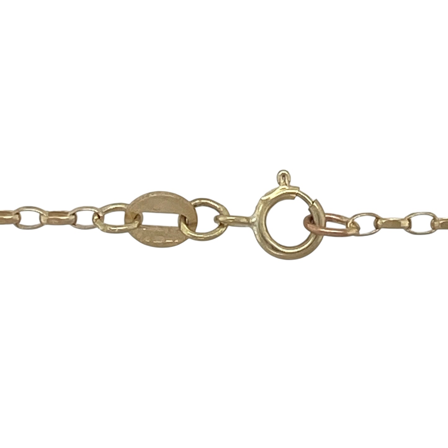 Delicate, elegant, and effortlessly versatile, this pre-owned 9ct yellow gold belcher chain is a timeless jewellery essential. Featuring fine rounded links and a slightly longer 19-inch length, it is ideal for wearing alone with understated elegance or pairing with a cherished pendant.

Design: The chain features the classic belcher link pattern, crafted from evenly sized rounded links that create a smooth, balanced, and timeless appearance.