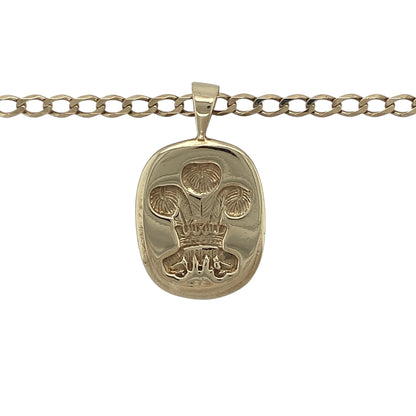 Celebrate Welsh heritage with this impressive pre-owned 9ct yellow gold Welsh Three Feathers pendant necklace. Featuring an engraved Three Feathers motif on a rounded rectangular pendant, this substantial piece combines timeless style with meaningful symbolism, making it an ideal keepsake or everyday accessory.

Design: The necklace features a rounded rectangular pendant engraved with the iconic Welsh Three Feathers emblem.