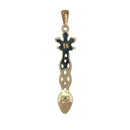 Celebrate Welsh heritage with this beautifully crafted pre-owned 9ct yellow gold Welsh Three Feathers Lovespoon Celtic pendant. Combining three iconic Welsh symbols into one elegant design, this meaningful pendant represents love, loyalty, strength, and tradition, making it a wonderful keepsake or thoughtful gift.

Design: The pendant beautifully incorporates the traditional Welsh lovespoon, the iconic Three Feathers emblem, and intricate Celtic detailing into one elegant design.