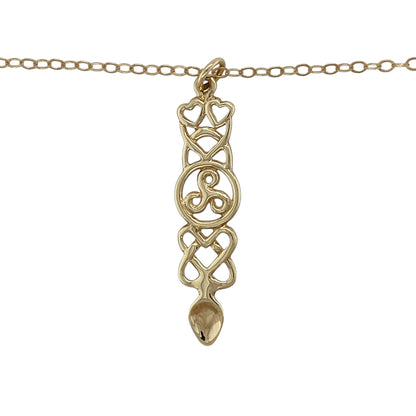 Celebrate Welsh heritage and timeless tradition with this pre-owned 9ct yellow gold Celtic lovespoon pendant necklace, featuring an intricately detailed lovespoon design suspended from a classic 18-inch belcher chain.

Design: The necklace features a beautifully detailed Celtic lovespoon pendant measuring approximately 3.9cm long including the bail. Rich in traditional symbolism, the elegant design incorporates classic Celtic styling, creating a meaningful and eye-catching piece.