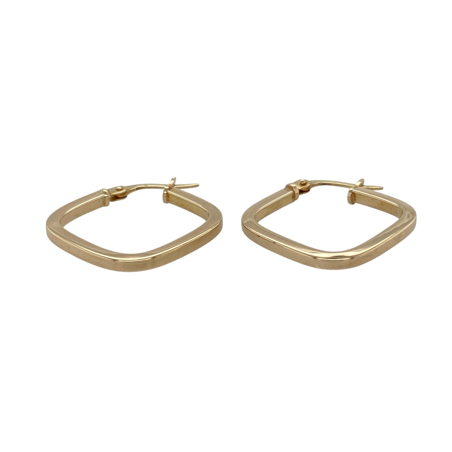 Add a contemporary touch to your jewellery collection with these pre-owned 9ct yellow gold plain square creole earrings, featuring a sleek geometric design that is perfect for everyday wear or special occasions.

Design: These earrings feature a modern square creole shape with a smooth, polished finish that offers clean lines and understated elegance. Their simple yet stylish design makes them a versatile accessory that complements both casual and formal outfits. 
