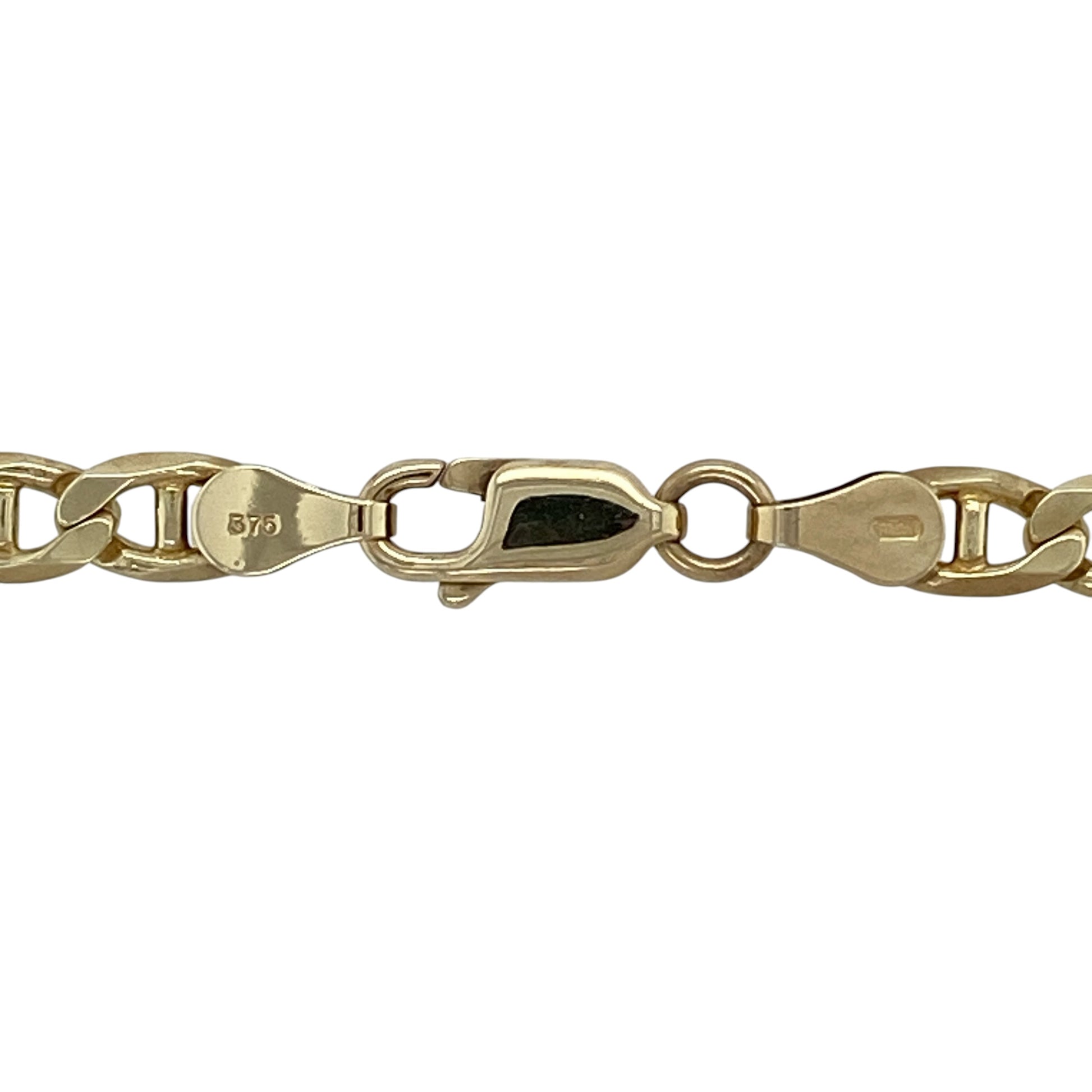 Make a bold statement with this pre-owned 9ct yellow gold 18-inch anchor chain, featuring substantial 5mm links and a classic maritime-inspired design that is perfect for wearing alone or with a favourite pendant.

Design: This necklace features the timeless anchor link pattern, renowned for its strong, symmetrical design and classic styling. The 5mm wide links create a bold yet refined appearance, making it an eye-catching piece suitable for both everyday wear and special occasions.