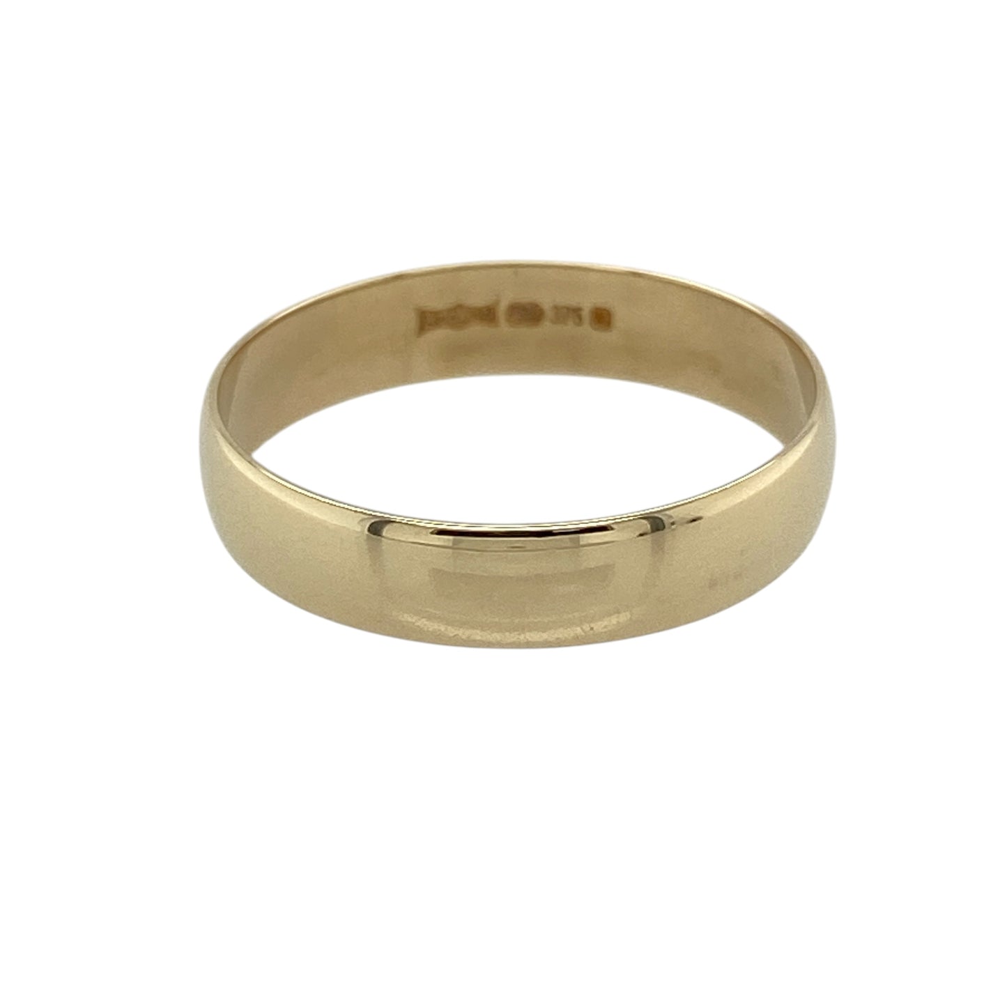 Celebrate timeless simplicity with this pre-owned 9ct yellow gold wedding band ring, featuring a classic 4mm polished profile that is perfect as a wedding ring, commitment band or everyday piece.

Design: The ring features a traditional plain wedding band with a smooth, polished finish and a comfortable 4mm width. Its clean, understated design offers enduring style that will never go out of fashion, making it suitable for both men and women.