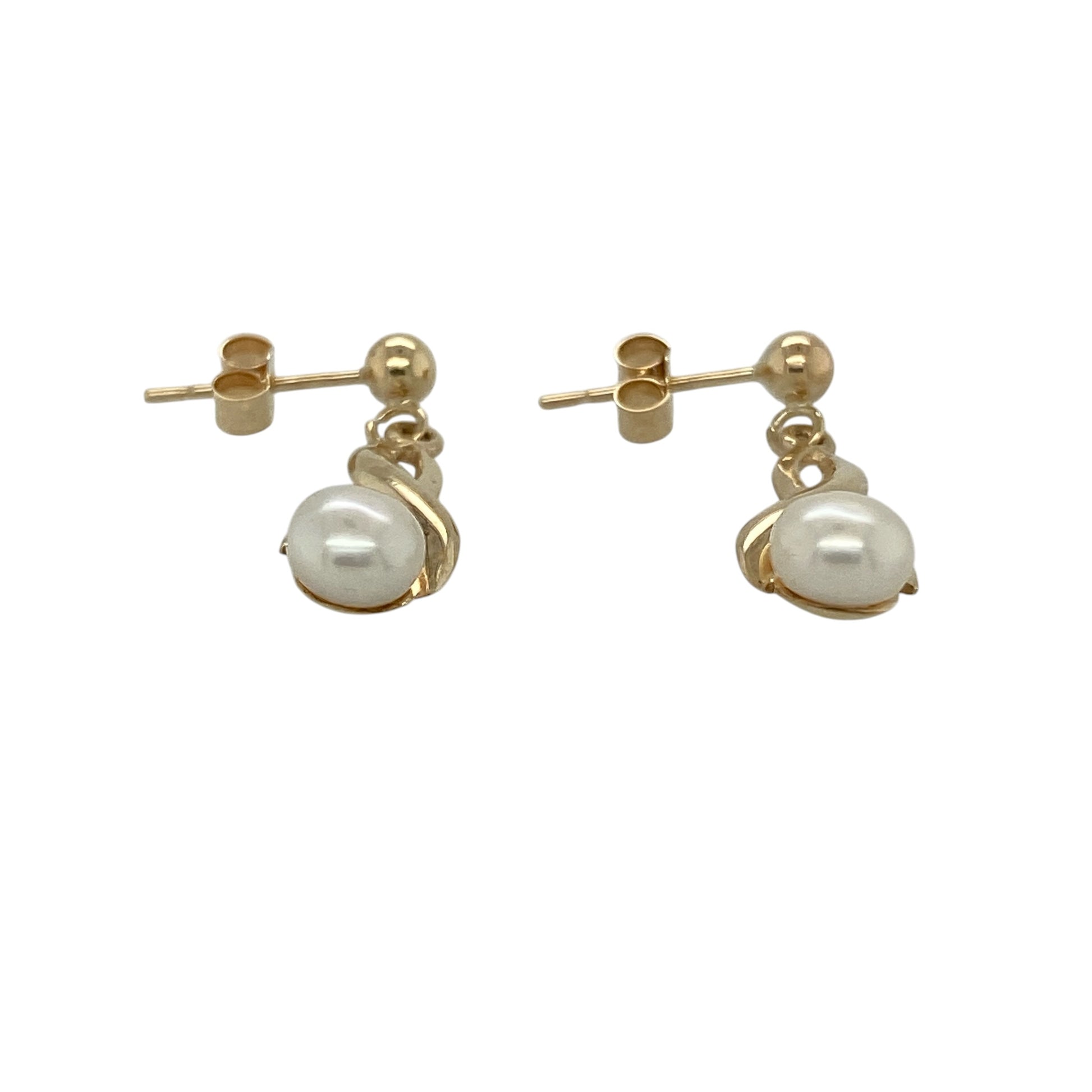 Add graceful elegance to your jewellery collection with these pre-owned 9ct yellow gold pearl twist drop earrings, combining the timeless beauty of pearls with a stylish twisted gold design.

Design: These elegant drop earrings feature lustrous round pearls, each measuring approximately 5mm in diameter, suspended beneath a beautifully crafted twisted yellow gold design. The flowing twist adds movement and sophistication, creating a classic look suitable for both everyday wear and special occasions.