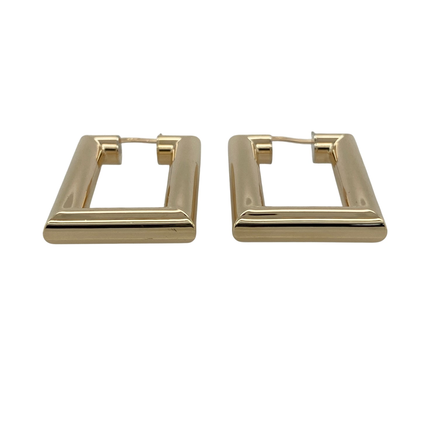 Add a contemporary touch to your jewellery collection with these pre-owned 9ct yellow gold rectangle creole earrings, featuring a sleek geometric design with timeless appeal.

Design: These earrings showcase a stylish rectangular creole shape, offering a modern alternative to the classic round hoop. Their clean lines and polished finish create an elegant, minimalist look that is perfect for both everyday wear and special occasions.