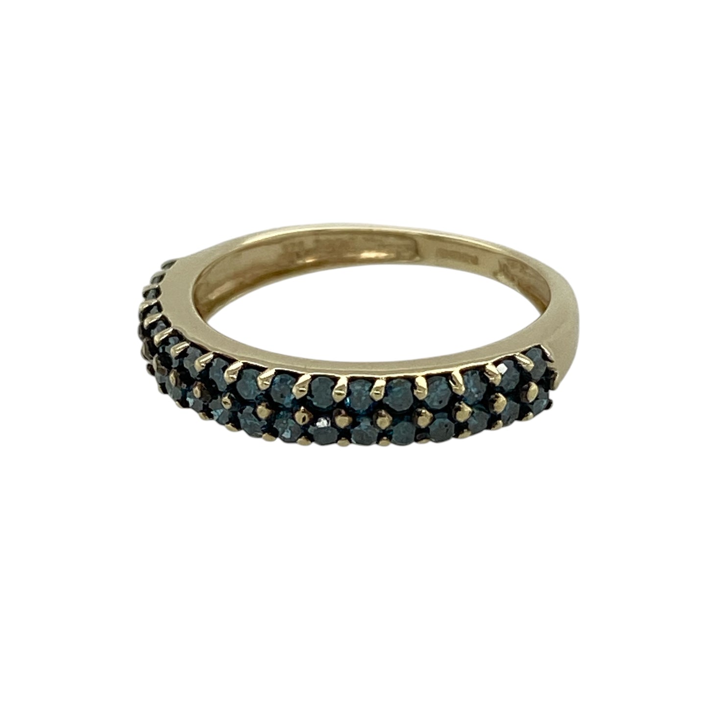 Add a contemporary touch of sparkle to your jewellery collection with this pre-owned 9ct yellow gold blue diamond two-row band ring, featuring an elegant design with striking blue diamonds.

Design: The ring showcases a refined two-row band design across the front, beautifully set with blue diamonds that create a distinctive contrast against the warm yellow gold. Measuring approximately 3mm wide at the front, the slim profile offers understated elegance while adding a unique splash of colour.
