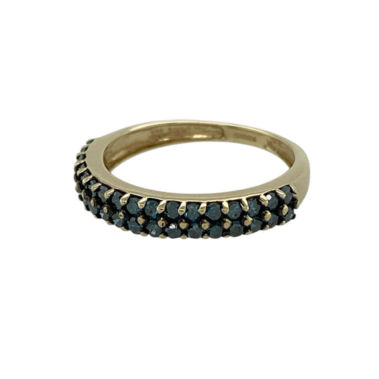 Add a contemporary touch of sparkle to your jewellery collection with this pre-owned 9ct yellow gold blue diamond two-row band ring, featuring an elegant design with striking blue diamonds.

Design: The ring showcases a refined two-row band design across the front, beautifully set with blue diamonds that create a distinctive contrast against the warm yellow gold. Measuring approximately 3mm wide at the front, the slim profile offers understated elegance while adding a unique splash of colour.
