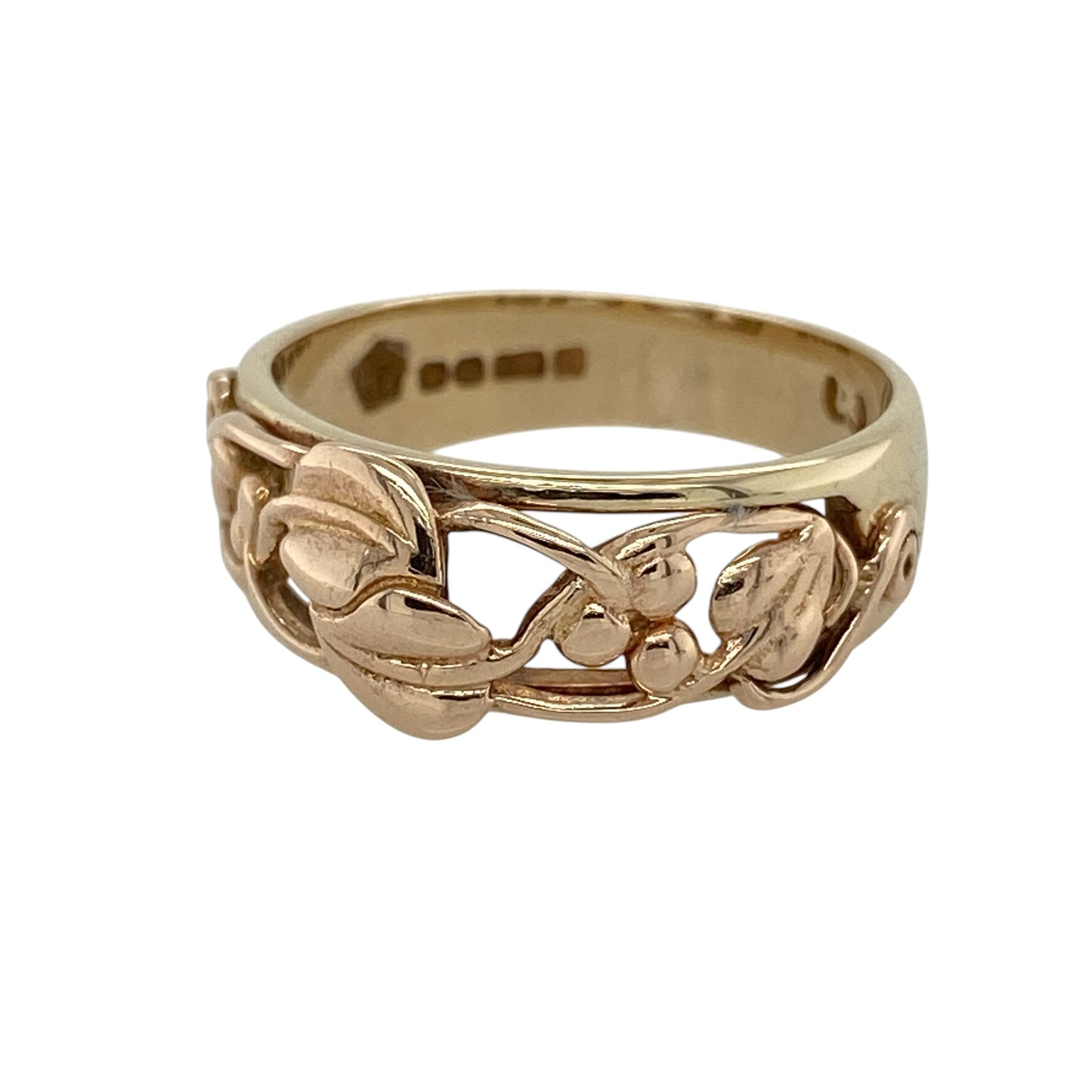 Celebrate Welsh heritage and timeless craftsmanship with this pre-owned 9ct yellow and rose gold Clogau Tree of Life ring, featuring the iconic nature-inspired motif in an elegant two-tone design.

Design: The ring showcases Clogau's renowned Tree of Life design, with flowing rose gold detailing beautifully contrasting against the warm yellow gold. Measuring approximately 8mm wide across the front, the distinctive design creates an eye-catching presence while retaining a refined and timeless appearance.