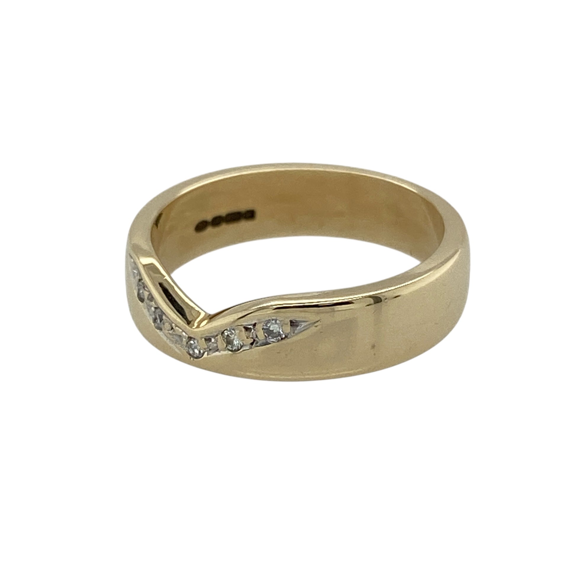 Add timeless elegance and delicate sparkle to your jewellery collection with this pre-owned 9ct yellow gold diamond wishbone ring, featuring a classic curved design with refined diamond detailing.

Design: The ring showcases a traditional wishbone-shaped profile with a graceful curved front, creating an elegant and versatile design that can be worn alone or paired with other compatible rings.