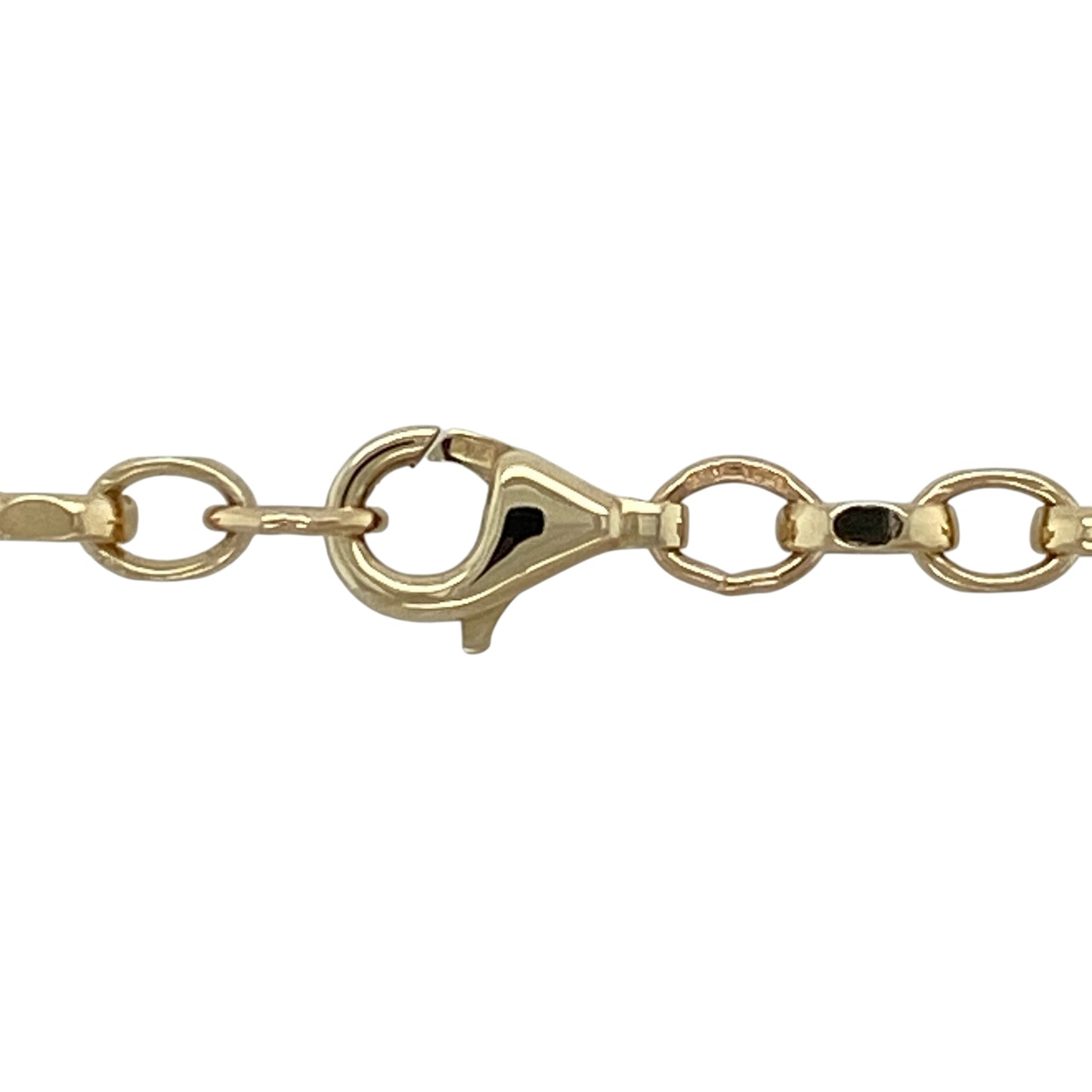 Add timeless style and substantial classic appeal to your jewellery collection with this pre-owned 9ct yellow gold Belcher chain, featuring a traditional link design with a versatile and enduring appearance.

Design: The chain showcases a classic Belcher link pattern formed from evenly shaped interlocking links, creating a timeless and distinctive appearance suitable for everyday wear or special occasions.