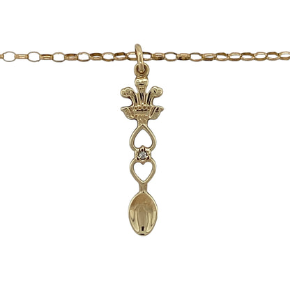 Add meaningful Welsh heritage and timeless symbolism to your jewellery collection with this pre-owned 9ct yellow gold Welsh Three Feathers design Lovespoon pendant necklace, featuring a traditional design enhanced with delicate diamond detailing.

Design: The necklace showcases a traditional Welsh Lovespoon pendant suspended from a classic 20-inch Belcher chain, creating a meaningful and distinctive design associated with love, affection and Welsh heritage.