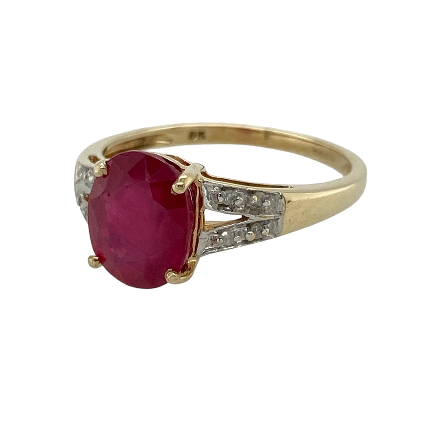 Add rich gemstone colour and elegant sparkle to your jewellery collection with this pre-owned 9ct yellow gold diamond and ruby ring, featuring a striking oval ruby complemented by diamond-set split shoulders.

Design: The ring showcases an elegant gemstone design centred around a large oval ruby, enhanced with diamond-set split shoulders that add sparkle, detail and visual interest to the overall appearance.