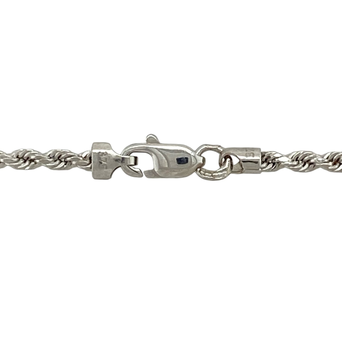 Add timeless elegance and versatile style to your jewellery collection with this pre-owned 9ct white gold rope chain, featuring a classic twisted link design that is perfect for wearing alone or paired with your favourite pendant.

Design: The chain features a traditional rope link design with an attractive twisted pattern that reflects the light beautifully, creating a timeless and sophisticated look suitable for any occasion.