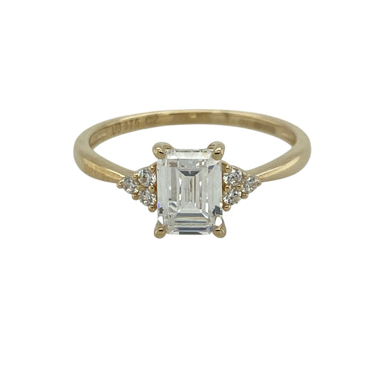 9ct Gold & Cubic Zirconia Solitaire Ring