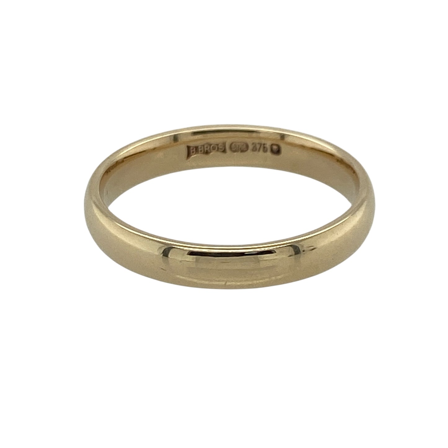 Mark life's special moments with this pre-owned 9ct yellow gold wedding band ring, featuring a timeless 3mm polished profile that offers classic style and everyday comfort. Ideal as a wedding ring, commitment band, stacking ring, or elegant everyday accessory.

Design: The ring showcases a traditional plain band design with a smooth polished finish, creating a clean and timeless look that complements any style.