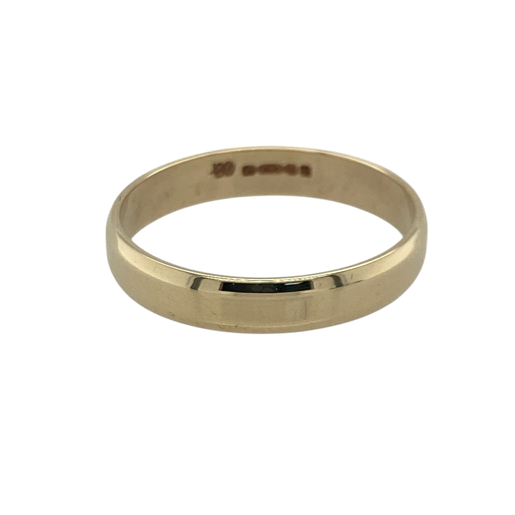 Celebrate timeless style with this pre-owned 9ct yellow gold wedding band ring, featuring a classic 4mm polished profile that offers a traditional and versatile look. Perfect as a wedding ring, commitment band, stacking ring, or an elegant everyday accessory.

Design: The ring features a classic plain band with a smooth polished finish, creating a clean and understated design that will never go out of fashion.